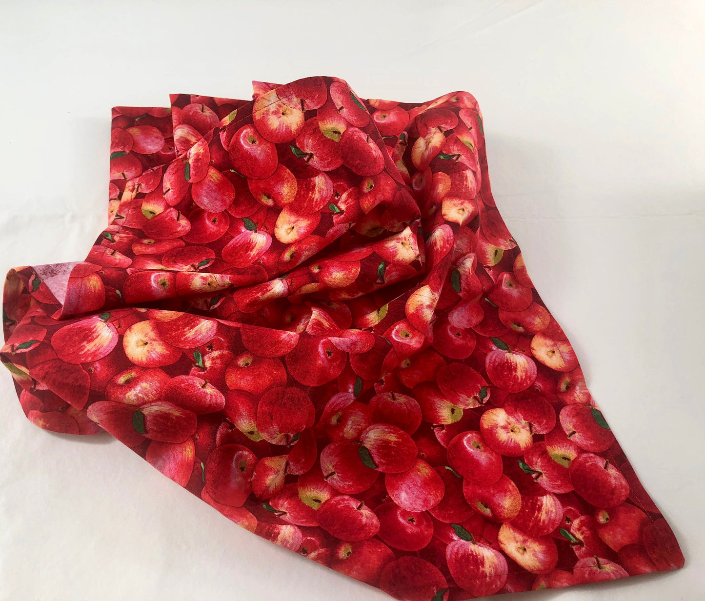 Delicious looking Apples napkins set of 4 fabric eco-friendly napkins 17 inch square Rosh Hashanah