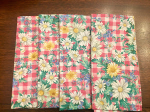 Summertime  Cloth Napkins  Print check with daisies.   Eco-Friendly set of 4